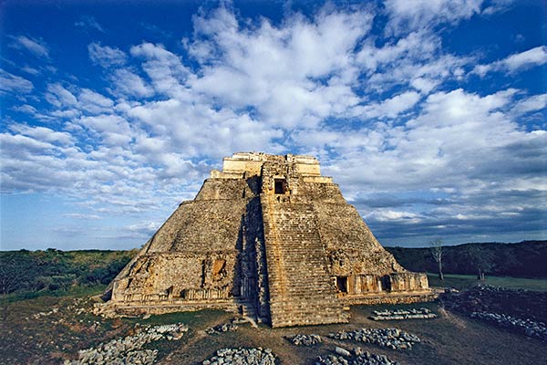 Picture of a Maya Pyramid
