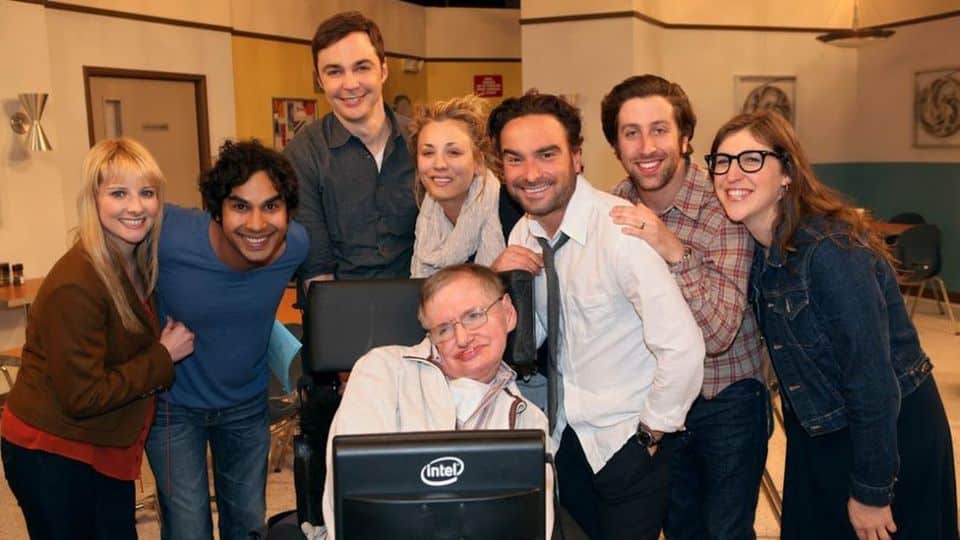 Stephen Hawking with the actors of Big Bang theory